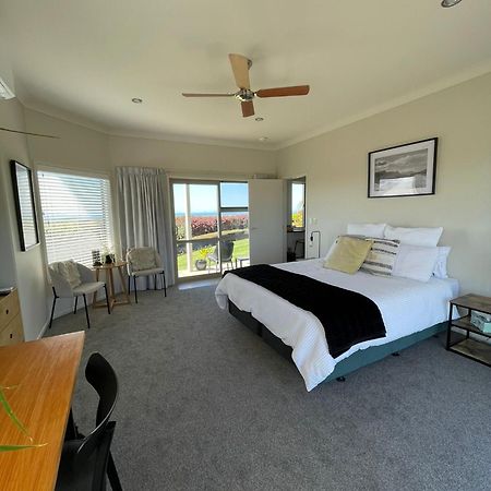 Hotel Views To Unwind - Self Contained Unit W/King Bed Ruakaka Esterno foto