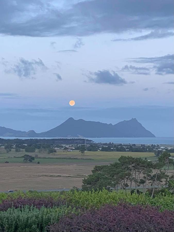 Hotel Views To Unwind - Self Contained Unit W/King Bed Ruakaka Esterno foto