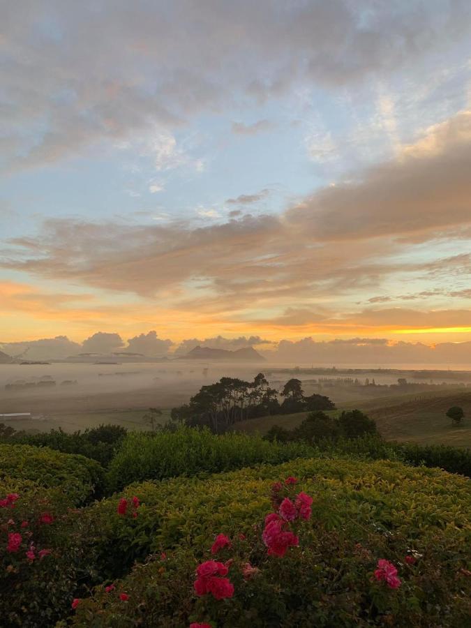 Hotel Views To Unwind - Self Contained Unit W/King Bed Ruakaka Esterno foto